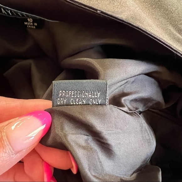 Lafayette 148 New York Skirt Hand Beaded Lace Detailed Pencil in Black Sz 10 - Picture 8 of 8